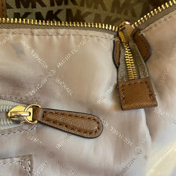 MK Michael Kors Jet Set Initial Monogram Handbag Bag Purse Travel Tote - Picture 7 of 14